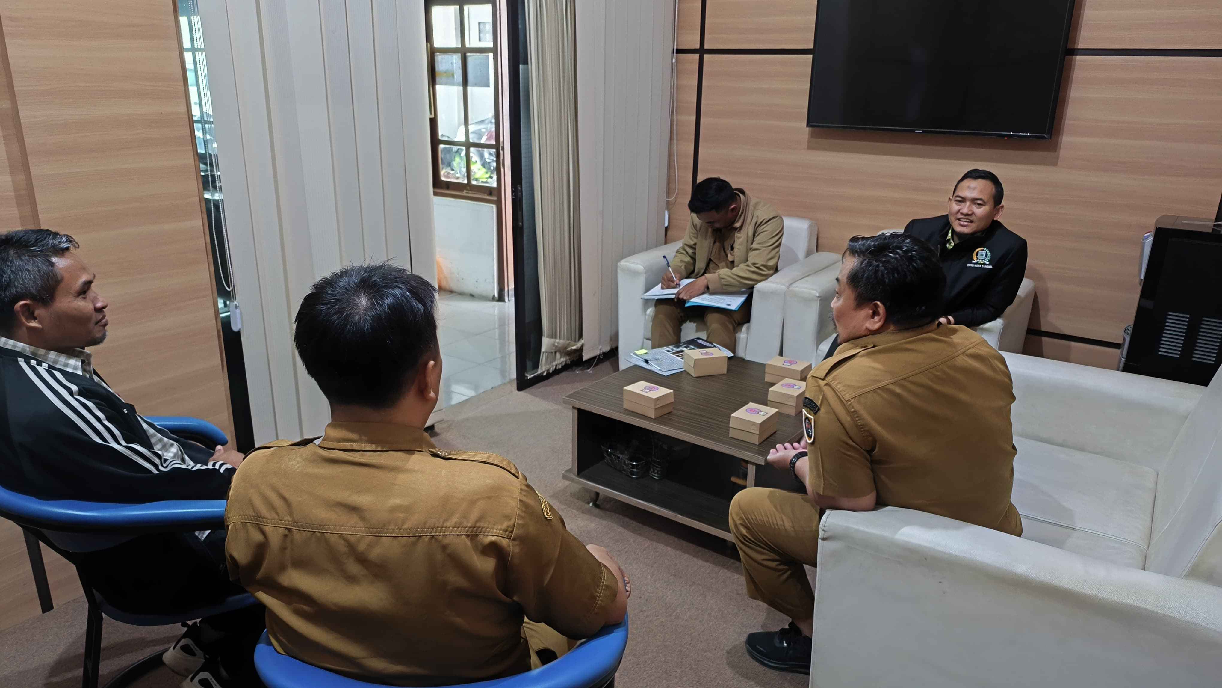 DPRD Tangsel Belajar Strategi Pengawasan PAD ke DPRD Brebes